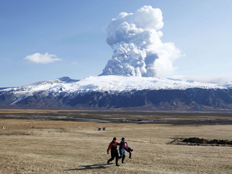 La enviada especial de TVE, Gema García, se ha desplazado hasta la zona de la erupción del volcán en Islandia.