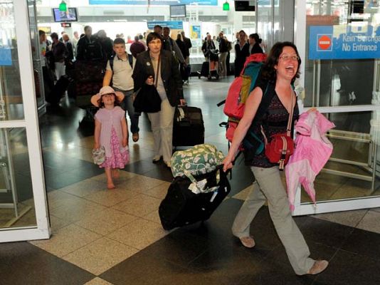 La 2 Noticias - Buscarse la vida para volver a casa