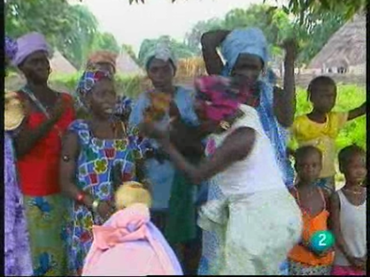 Para todos La 2 - ONG: E'Waiso Ipola