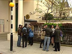 Un grupo de españoles organiza por su cuenta de regresar desde Londres