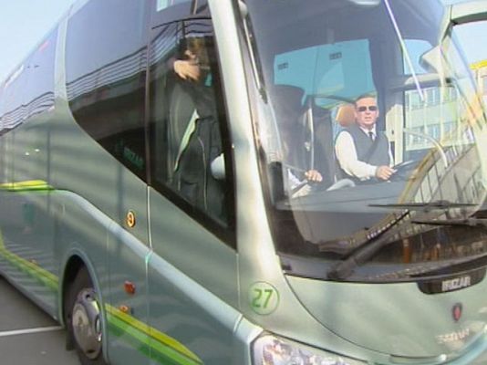 Cambian el avión por la carretera