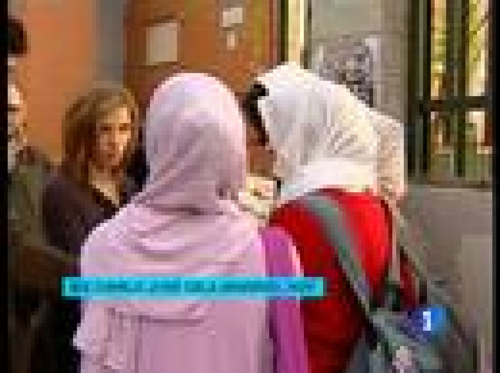 El Consejo Escolar del Instituto madrileño que impidió a una niña musulmana asistir con velo a clase decidirá si cambia o no su reglamento | Ver