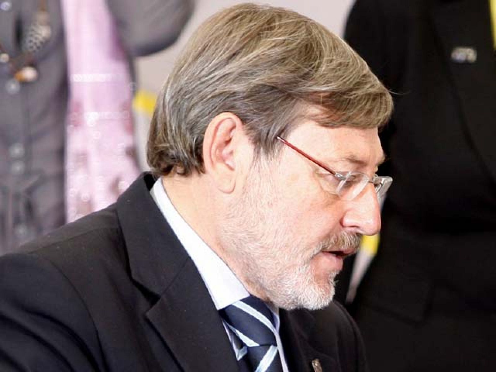 Diferentes personalidades del mundo de la política y del deporte hablan sobre Juan Antonio Samaranch. Para Jaime Lissavetzky, Secretario de Estado para el Depote, Samaranch fue un maestro. 