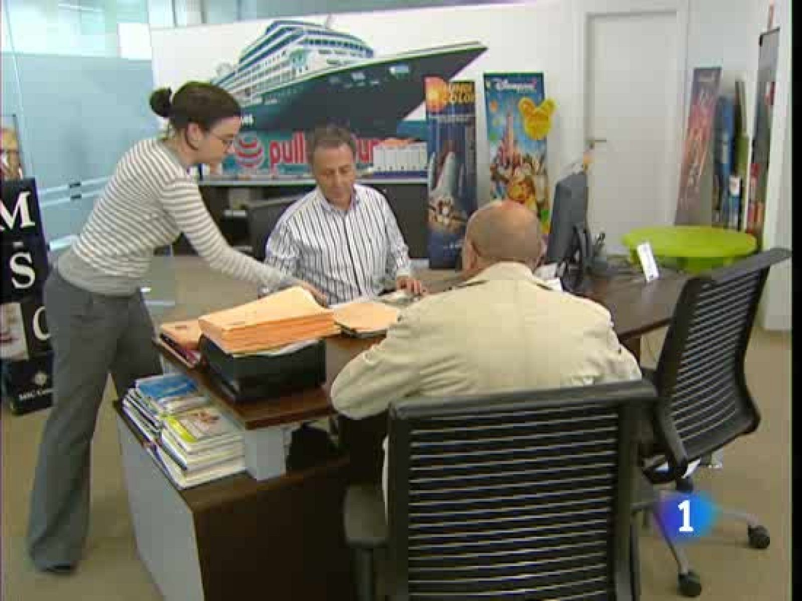 Las agencias del   grupo Marsans pueden seguirofreciendo billetes de avión gracias a los acuerdos que han alcanzado con varias compañías. Sin embargo, no pueden hacerlo directamente, porque ayer IATA les retiró la licencia para hacerlo. Hoy Marsans ha anunciado que demandará a esa asociación que agrupa a las aerolíneas. 