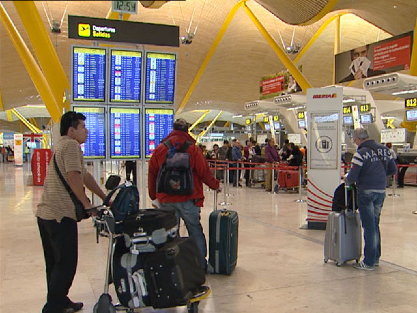 Llegar con retraso al trabajo por una causa como las cancelaciones en los aeropuertos, no es motivo de sanción en las empresas