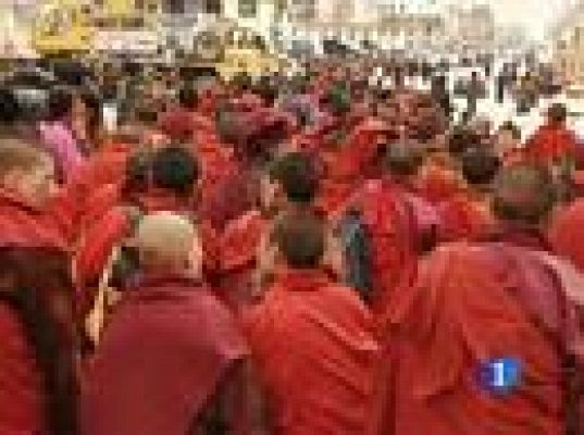 Pekín quiere expulsar a los monjes