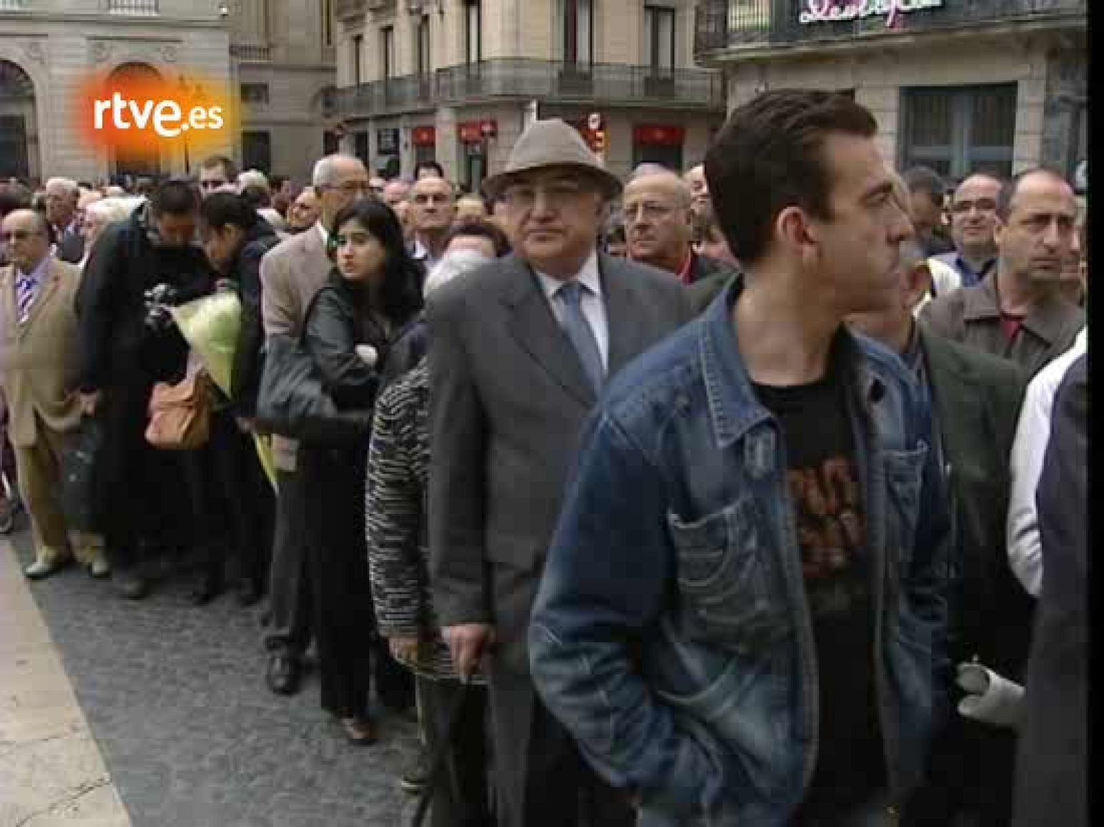 Cientos de personas despiden a Samaranch