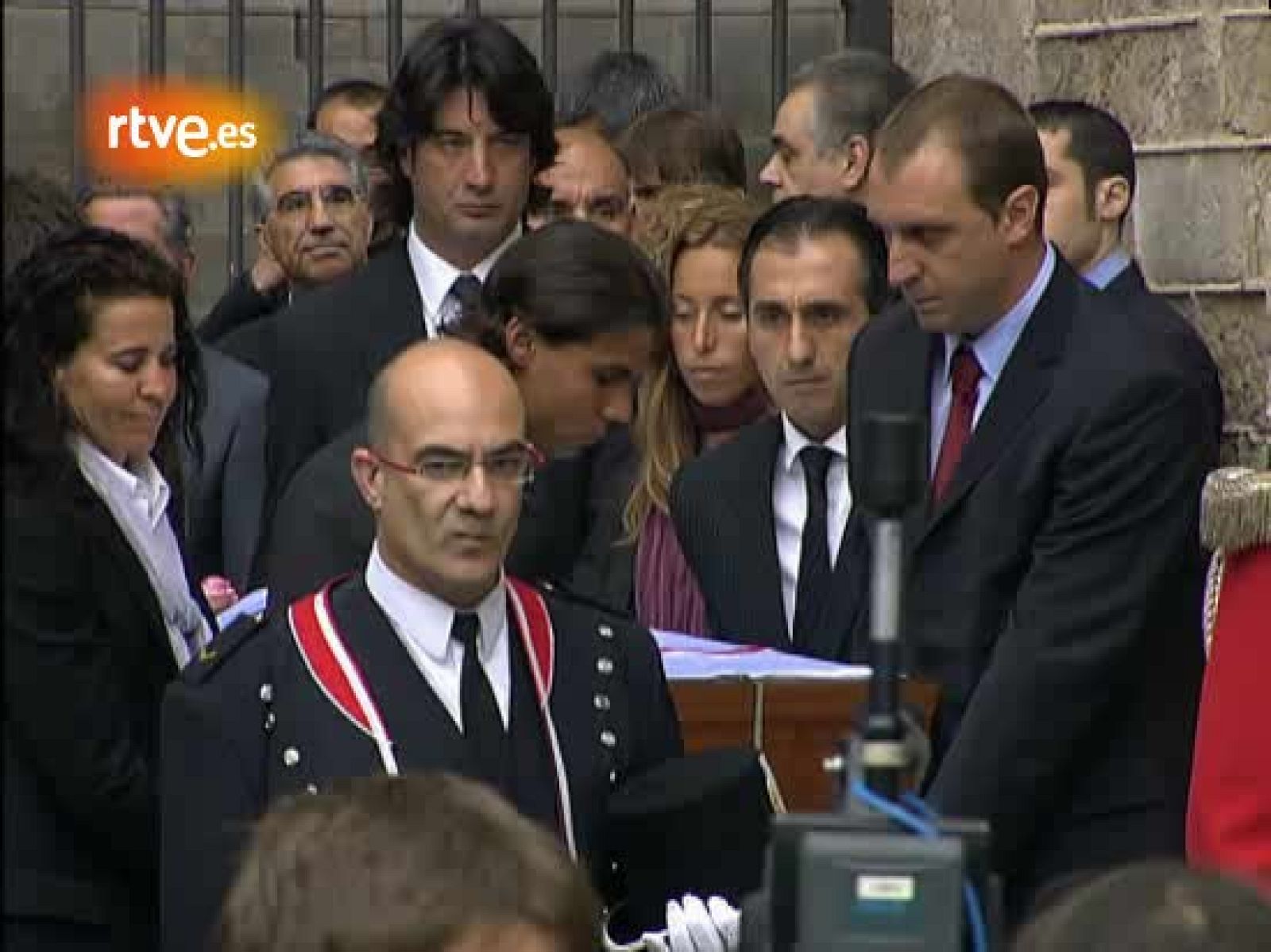 Los mejores del deporte español llevan el féretro de Samaranch | Ver