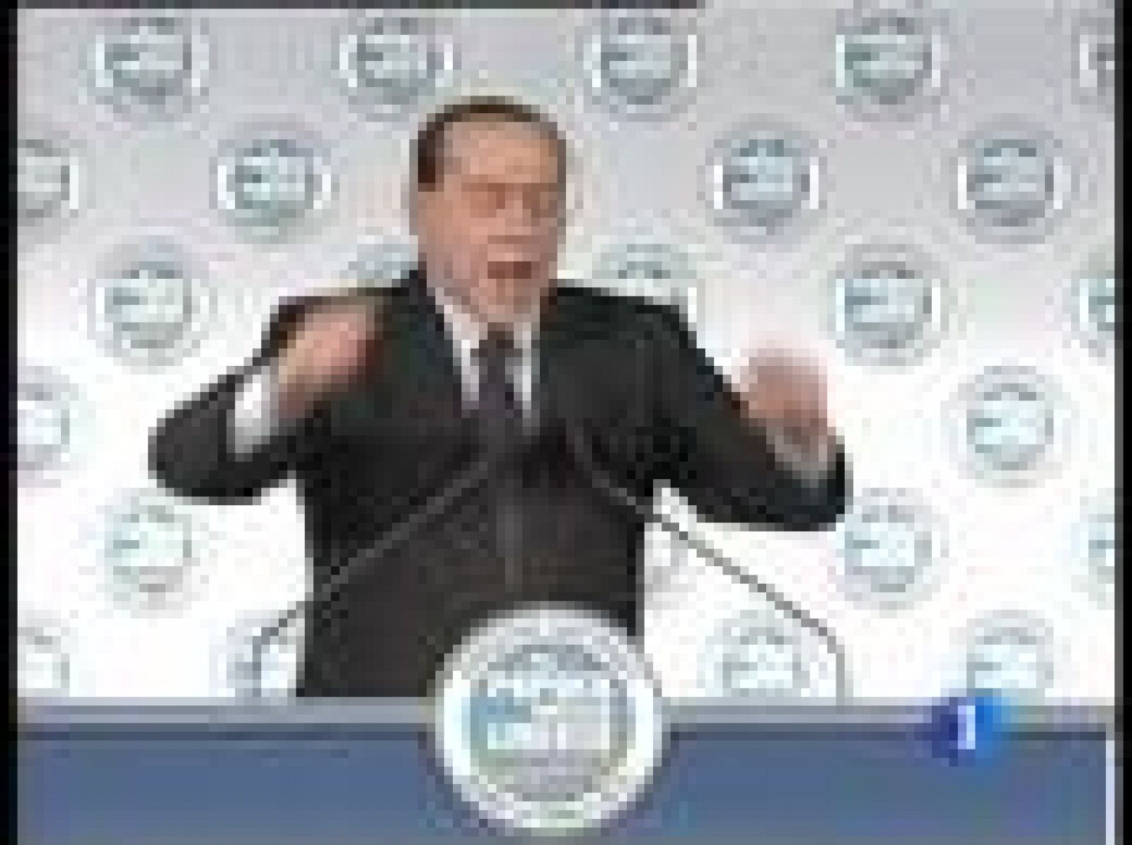 Desencuentro entre Silvio Berlusconi y Gianfranco Fini | Ver