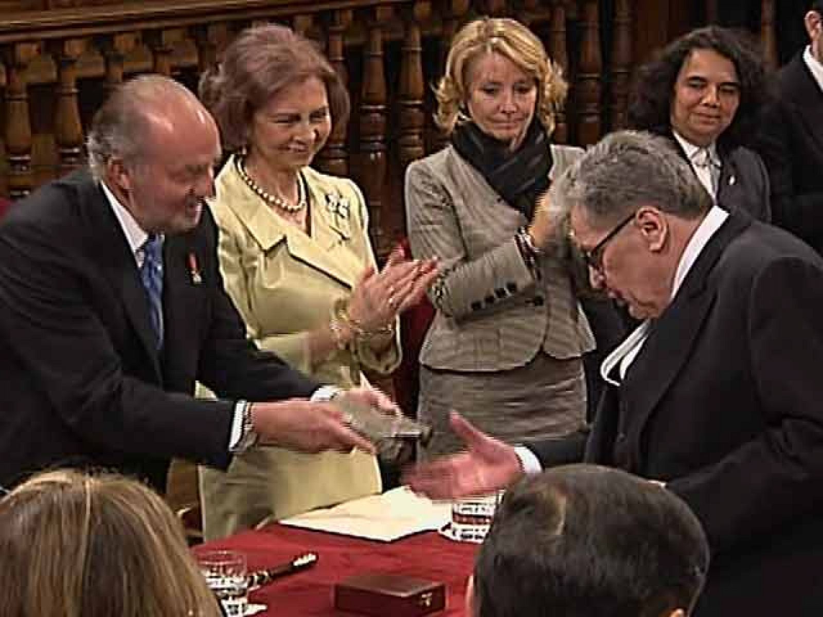 José Emilio Pacheco defiende la validez del Quijote al recibir el Premio Cervantes