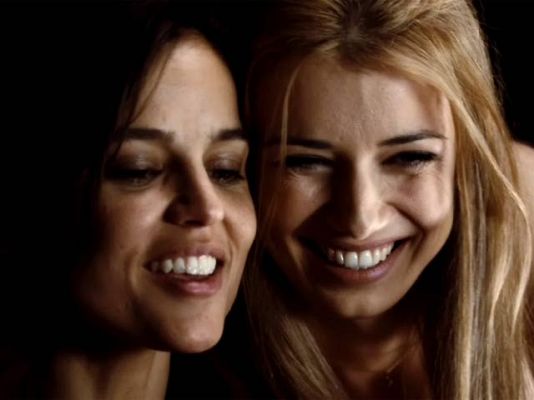  - "Loving strangers" de Russian Red