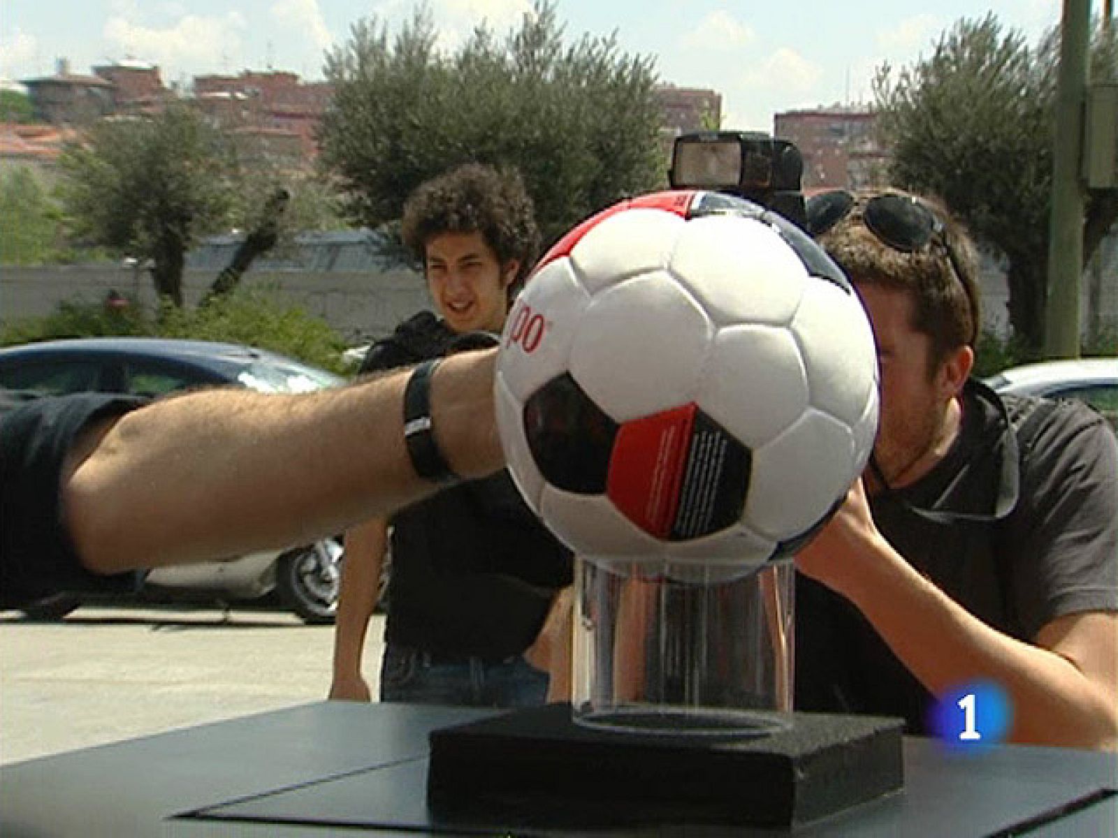 El balón de 'la roja' parte a Sudáfrica