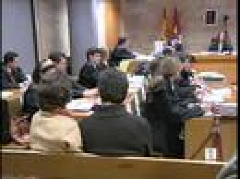 En Toledo se ha iniciado el juicio sobre la demanda de Telma Ortiz contra cincuenta medios de comunicación. La hermana de la Princesa de Asturias pide que no se publiquen imágenes suyas y de su compañero, salvo cuando se encuentren en algun acto oficial. Los medios creen que eso sería censura previa. 