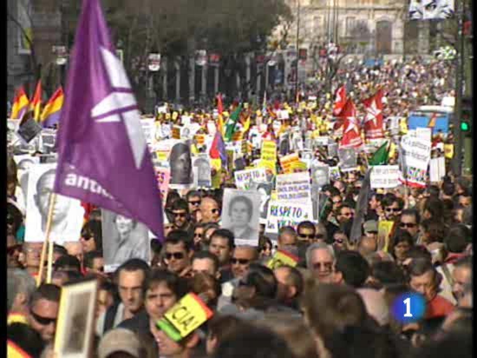 Las manifestaciones en apoyo a Garzón reavivan el debate sobre la libertad de expresión y la independencia judicial