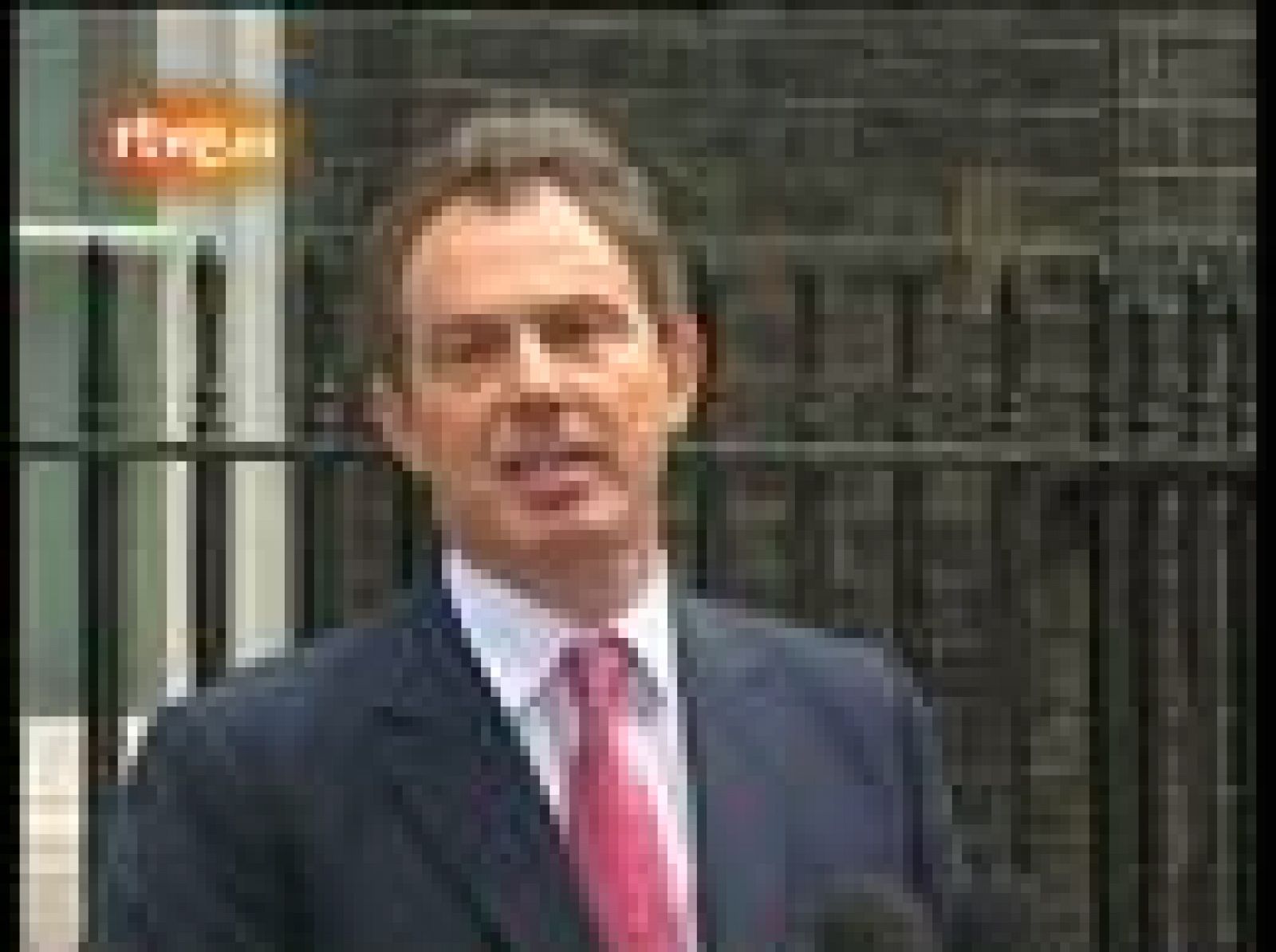 Fue noticia en el Archivo de RTVE: Blair, reelegido con una arrolladora victoria en 2001 | RTVE Play