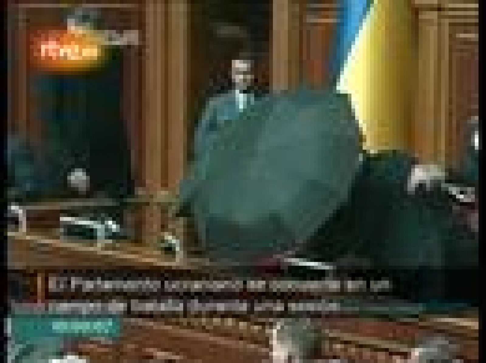 Huevos, bombas de humo en una sesión parlamentaria en Ucrania