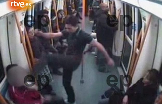  - Brutal paliza en el metro de Madrid