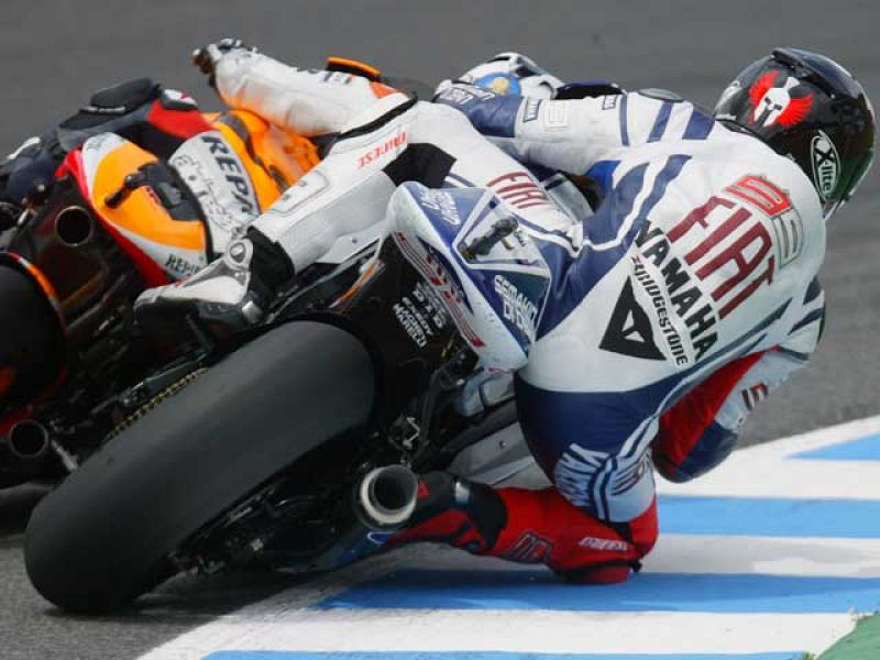 Jorge Lorenzo y Dani Pedrosa han subido a lo más alto del cajón en la carrera de MotoGP de Jerez.