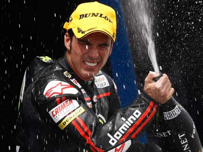 El piloto catalán Toni Elías ha conseguido en Jerez su primera victoria de Moto2.