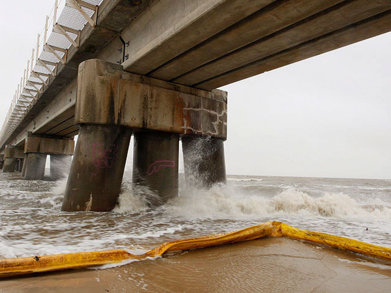 La mancha de petróleo del Golfo de México crece y se multiplica