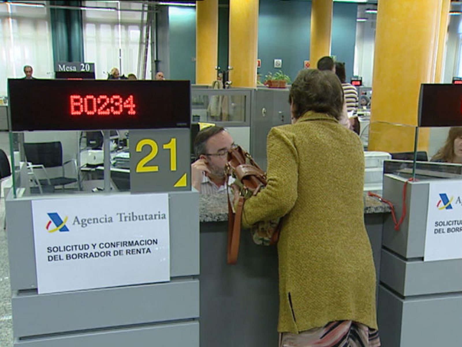 Hacienda espera más de 19 millones de declaraciones, de las que casi 16 millones serán a devolver. Cerca de un millón y medio de contribuyentes ya tienen en su bolsillo el dinero de la devolución. 