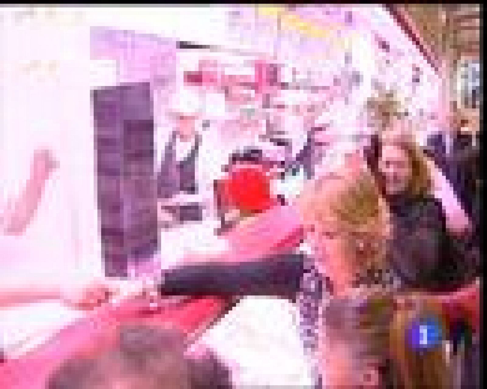 Aguirre y Cospedal protestan en el mercado contra la subida del IVA | Ver