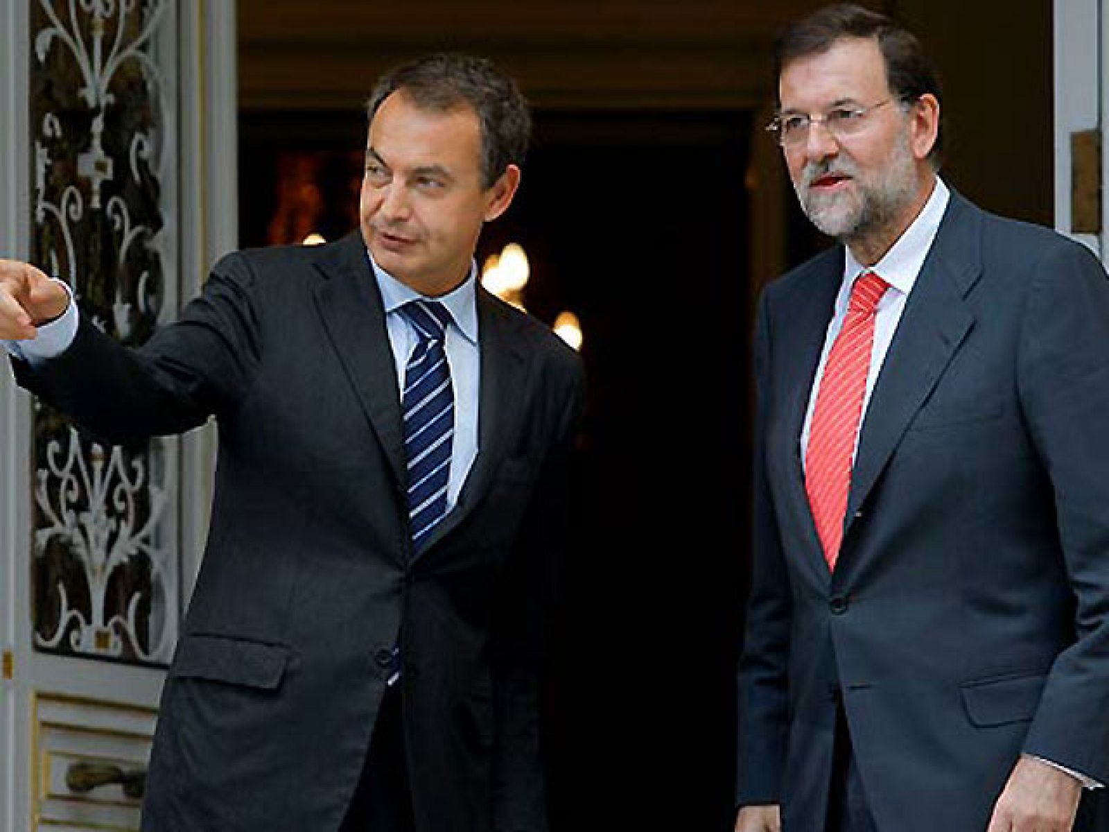Zapatero y Rajoy se reúnen tras año y medio | Ver