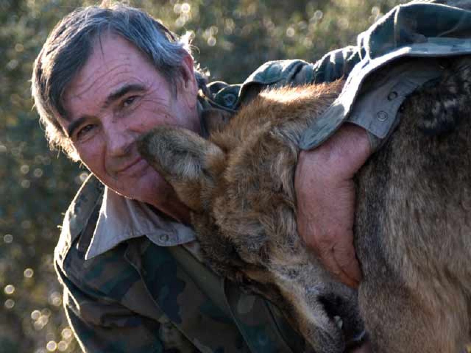 Una película de Gerardo Olivares protagonizada por Juan José Ballesta. Recrea la vida de un cordobés que vivió más de 10 años entre los lobos, desde que su padre lo vendió a los ocho años. La película cuenta con la participación de TVE. 