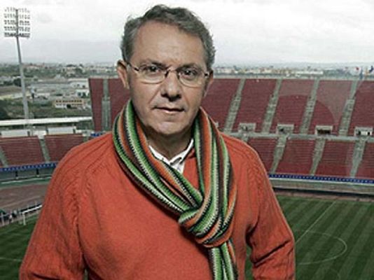  - De la Casa, premiado por su carrera