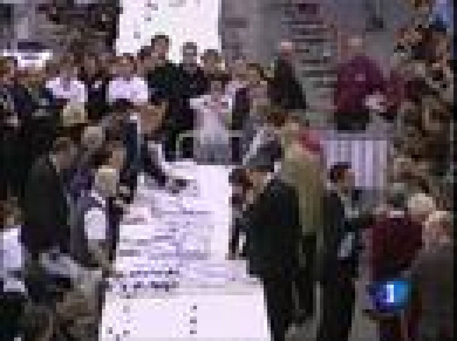 En la noche electoral, los resultados han ido saliendo a cuenta gotas | Ver