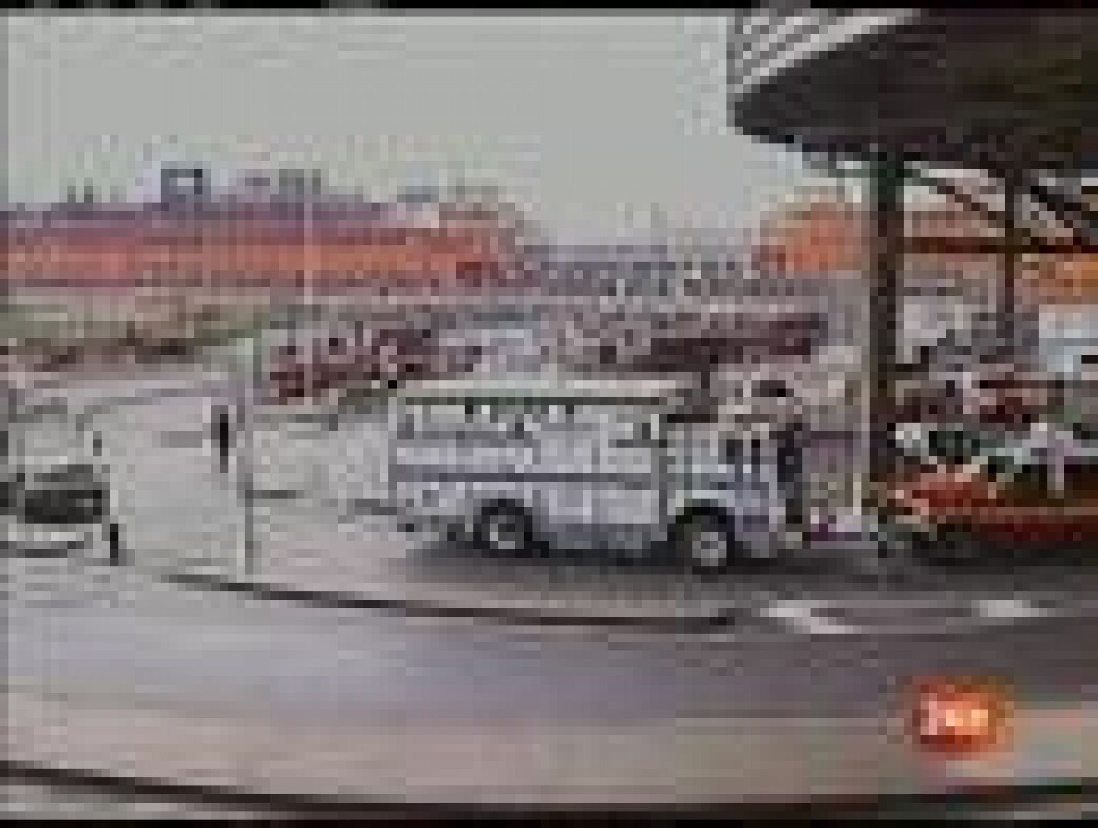 Un ferry que une Manhattan con Staten Island choca violentamente | Ver