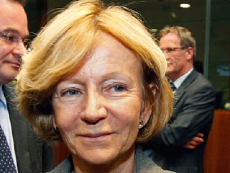 Salgado anunciará en Bruselas que el Gobierno va a recortar el déficit en 15.000 millones de euros adicionales. 