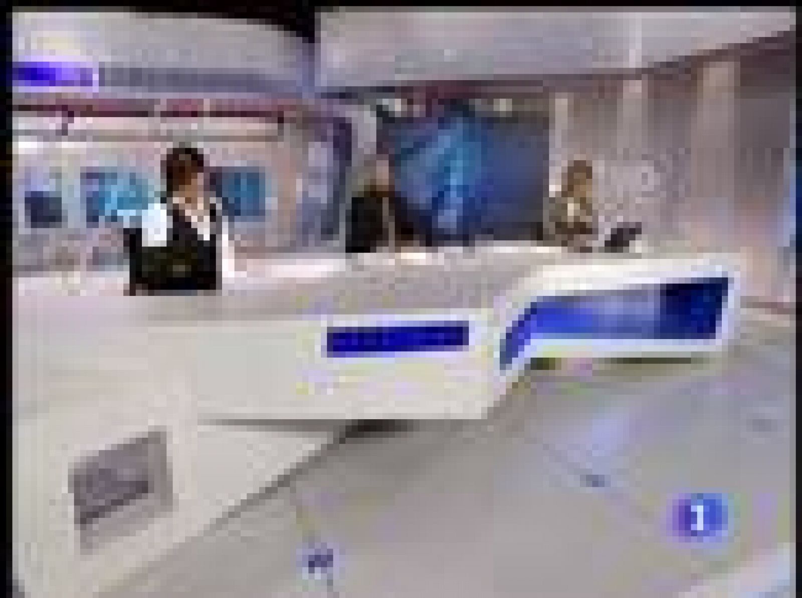 Telediario 1: Telediario en 4' - 09/05/10 | RTVE Play