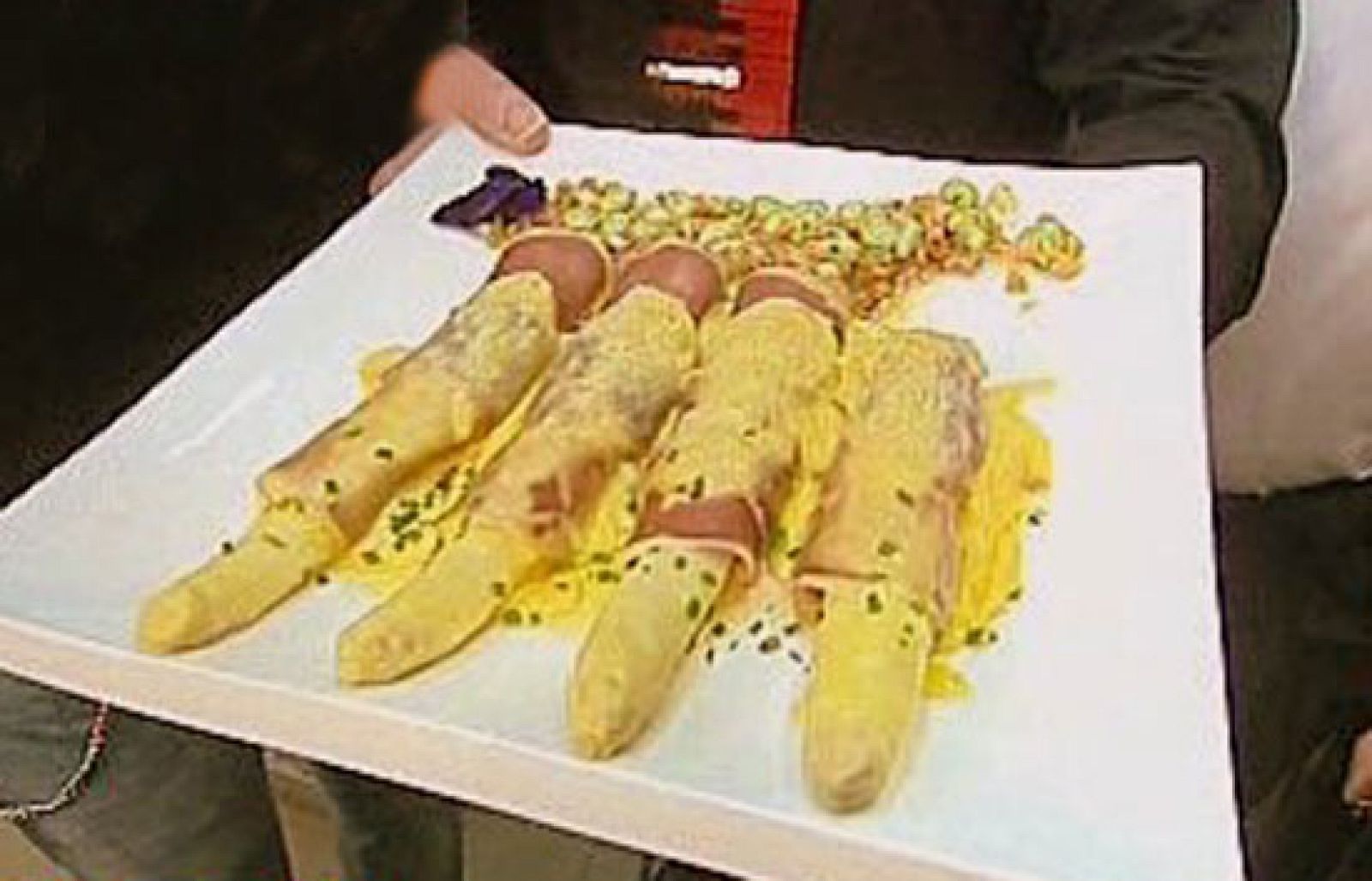 España Directo - Salteado de espárragos y habitas - RTVE Cocina | Ver