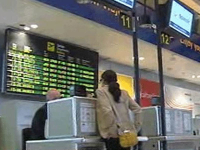 Tras las cancelaciones del domingo, los aeropuertos españoles operan con toda normalidad.