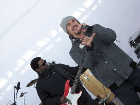  - Miniconcierto y entrevista con Macaco en la Ciudad del Rock