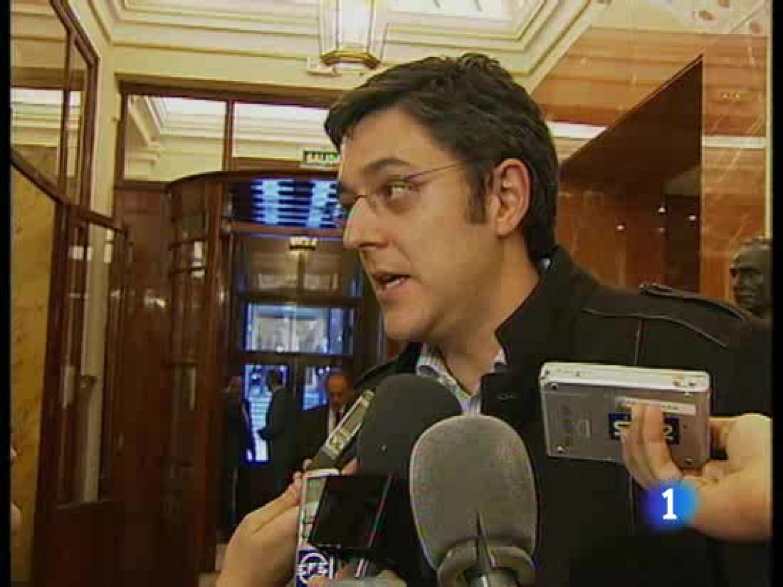 Reacciones al posible traslado a la Corte Penal Internacional de Garzón | Ver