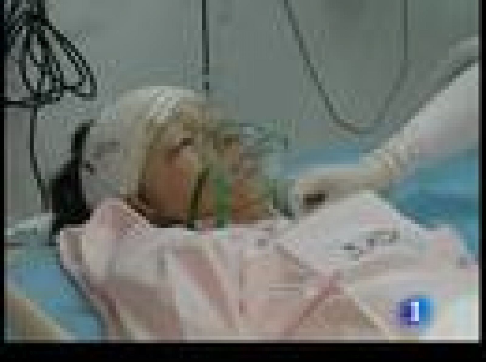 Un niño holandés de unos 10 años es el único superviviente del accidente de avión ocurrido hoy en Trípoli | Ver