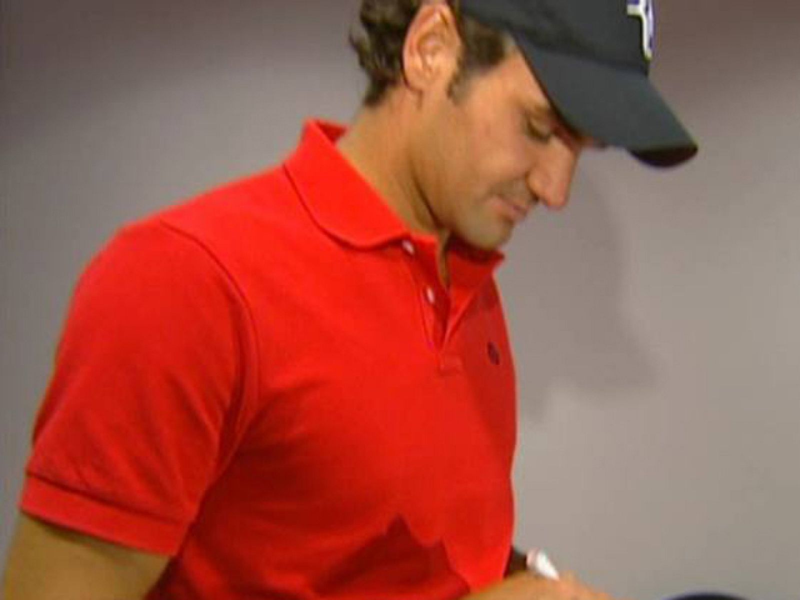 Roger Federer ha estado con TVE y no ocultó que Rafa Nadal es el mejor tenista del mundo en tierra, pero él es el número uno. 