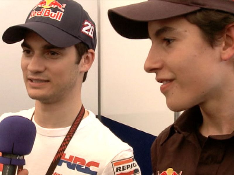  Pedrosa y Márquez respondieron a las preguntas de los chavales de un colegio.