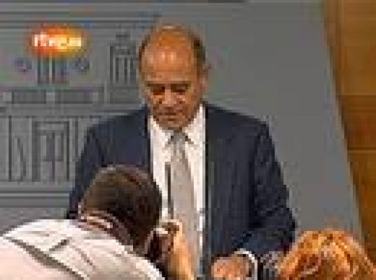  - CEOE y CEPYME,  a favor de recortar