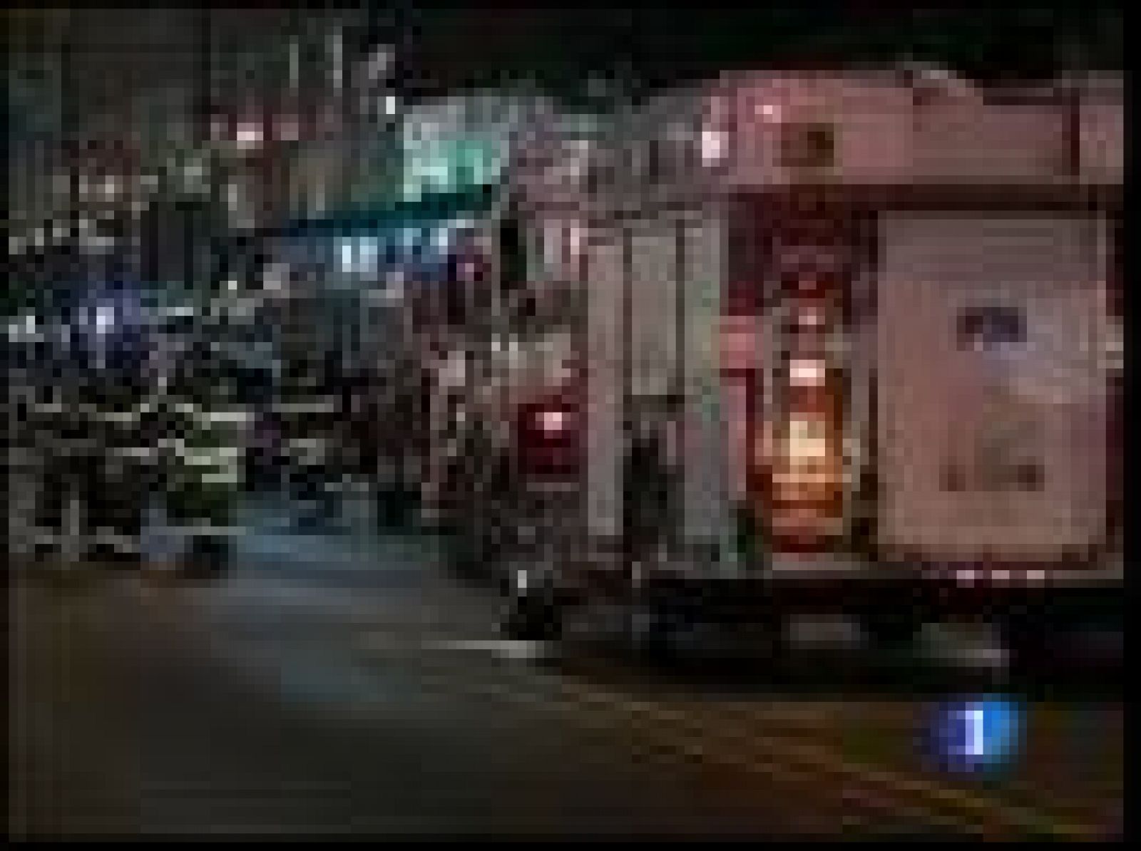 La policía neoyorquina ha vuelto a desalojar esta madrugada una zona de la ciudad, alertada por un coche sospechoso. | Ver