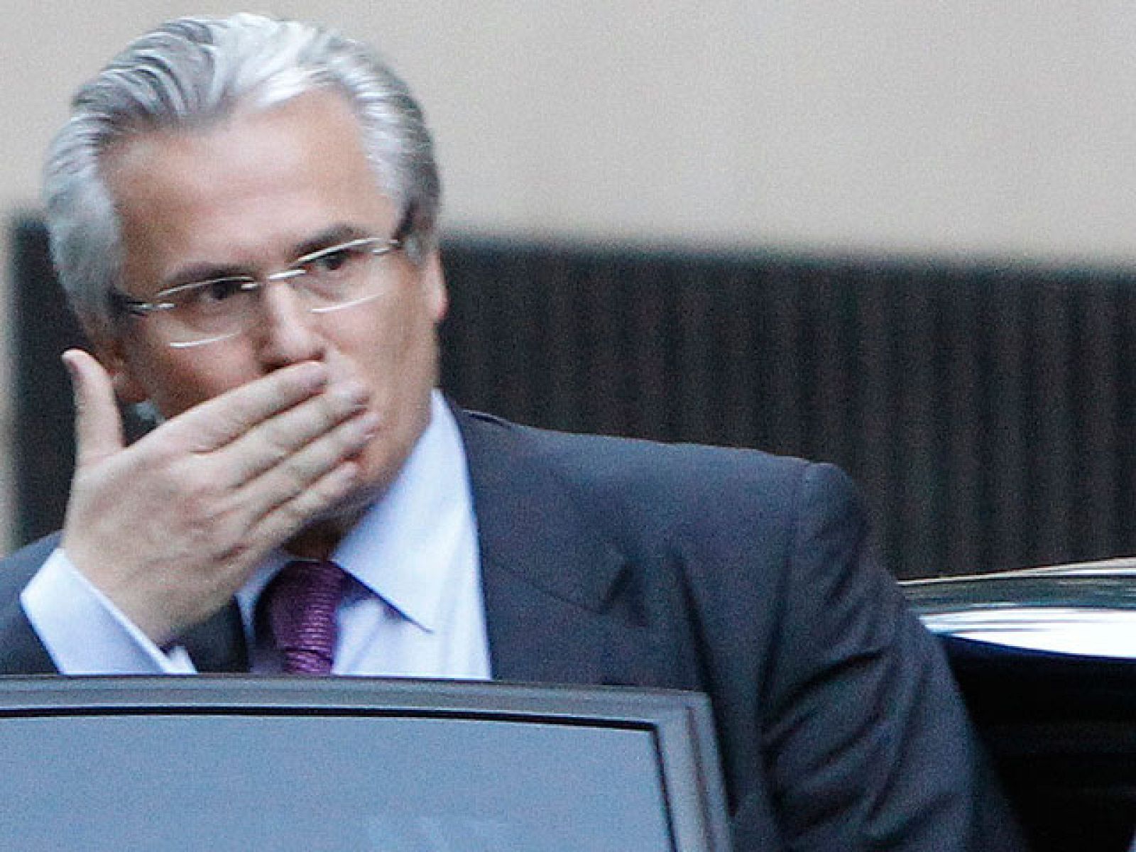 El juez Garzón abandona su despacho en la Audiencia Nacional | Ver