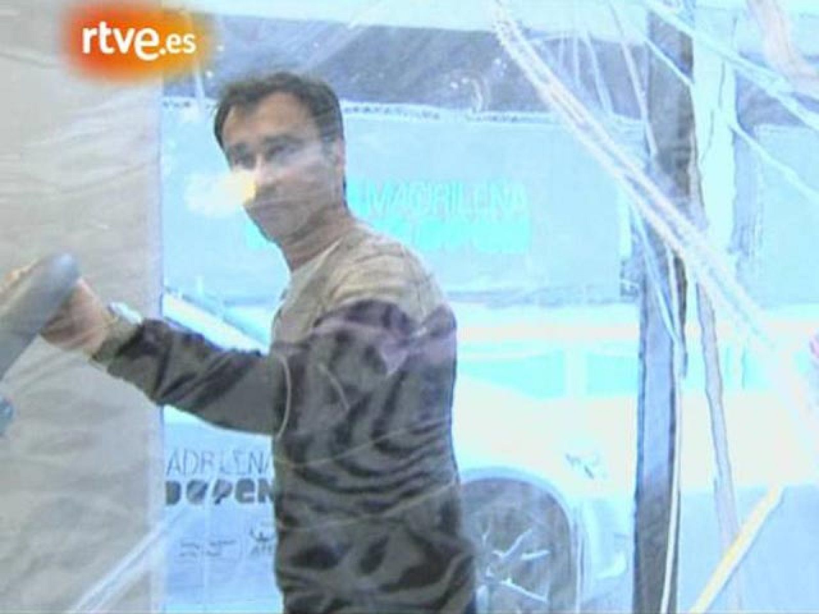 Alberto Berasategui nos muestra el gimnasio de los jugadores del Masters de Madrid y se atreve a meterse dentro de la cámara hiperbárica. 