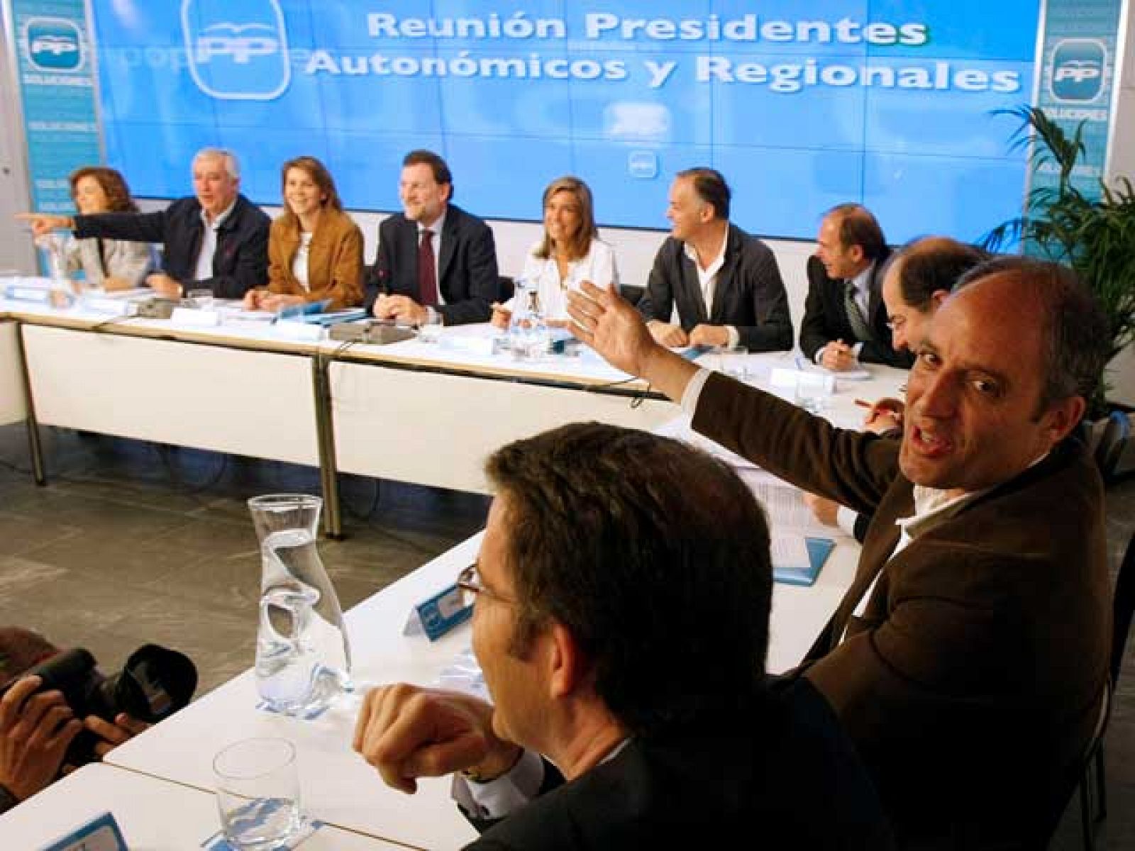 Reunión del PP para estudiar los recortes en el gasto