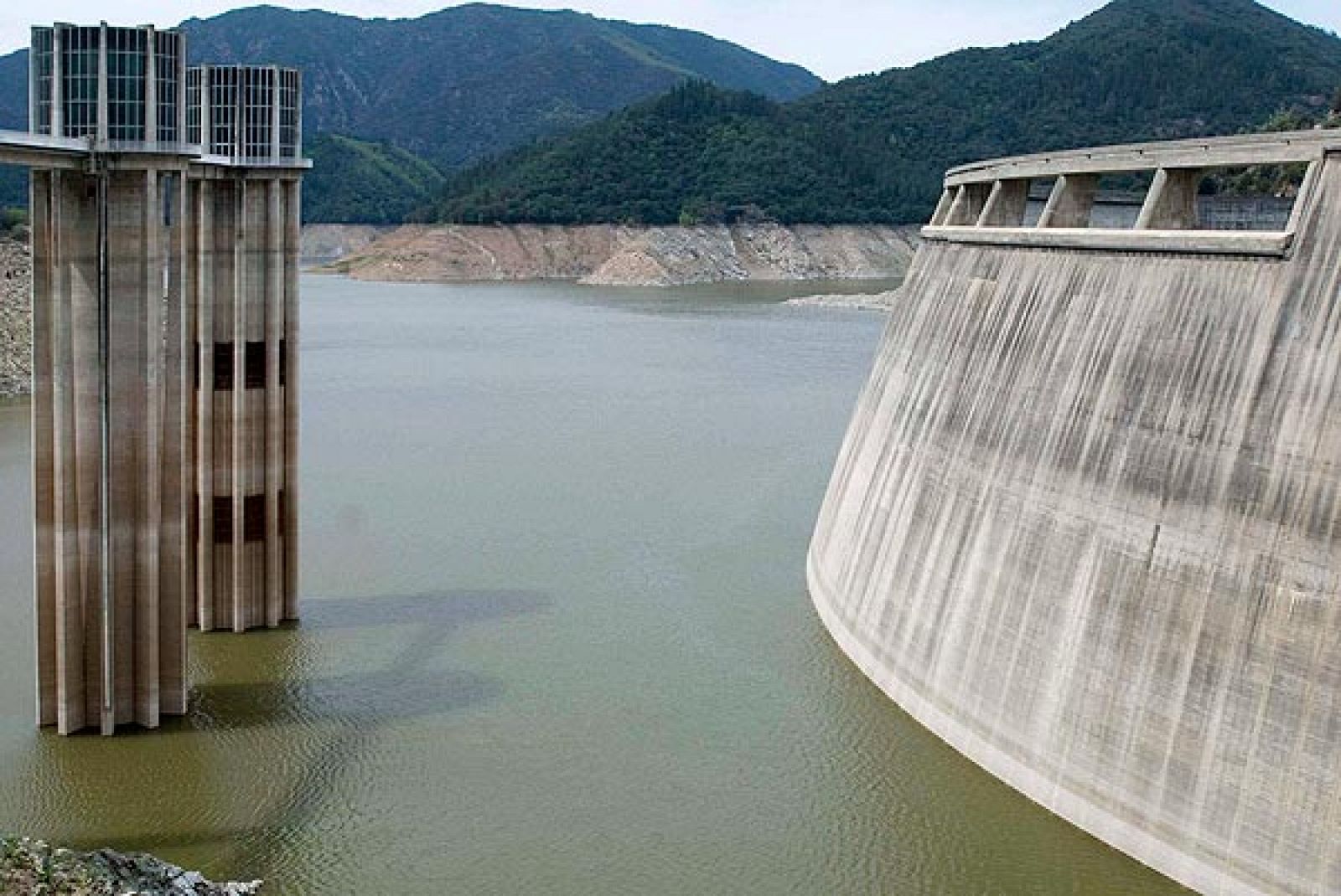 Reporteros del telediario - La mitad de las reservas subterráneas de agua que hay en España llegarán al año 2015 sin cantidad ni calidad suficiente