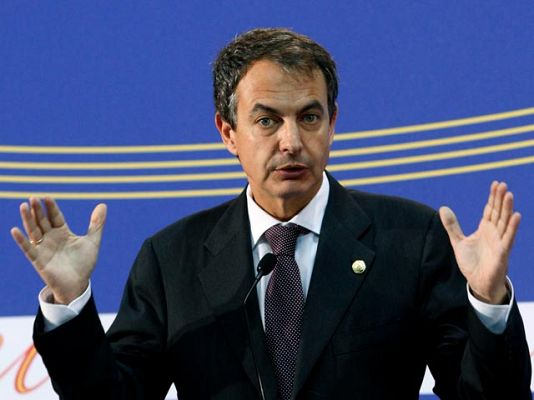  - Zapatero defiende su ajuste fiscal