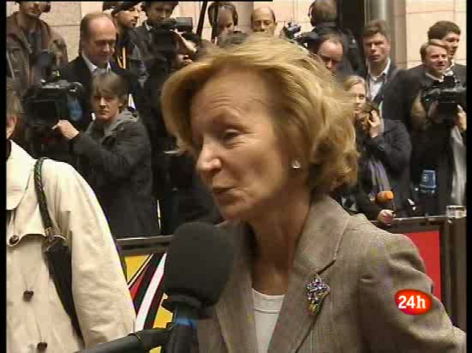 Elena Salgado: "El plan que se aprobó la semana pasada es suficiente y es creíble" | Ver