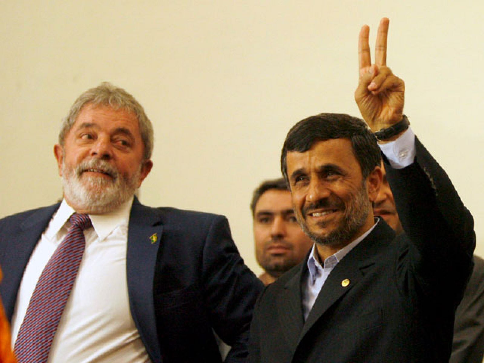 El presidente de Brasil consigue un compromiso de Irán en materia nuclear | Ver