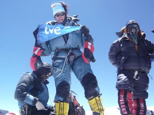 Al filo de lo imposible - Edurne, en la cumbre del Shisha